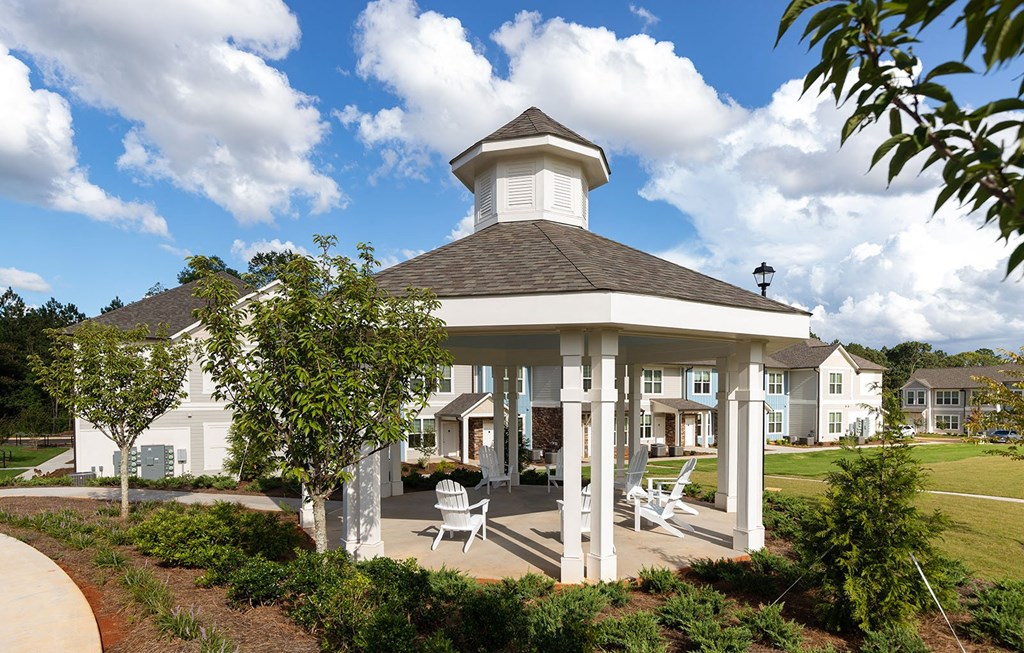 gazebo with chairs at Carmel Vista, McDonough, Georgia