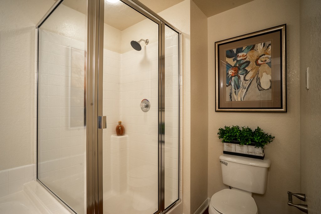 Model Bathroom at Madison Gateway, St. Petersburg