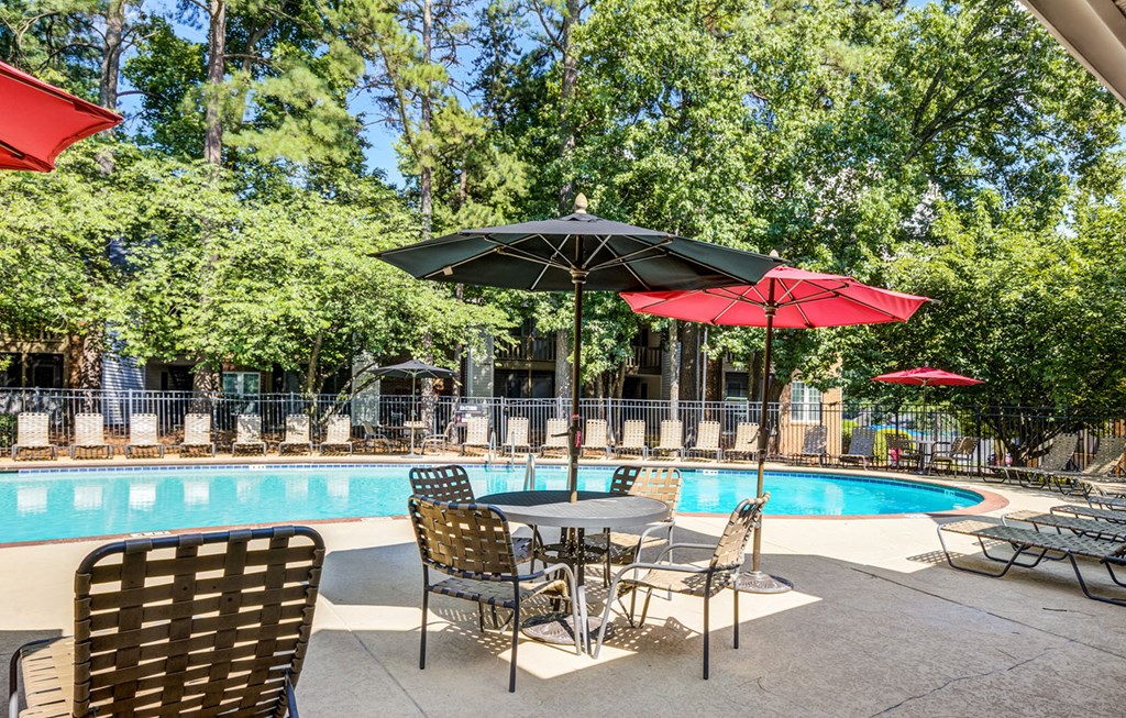 Poolside Dining Table at Madison Hunters Glen, North Carolina, 27606