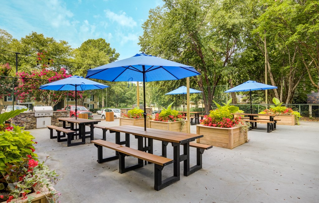 outdoor lounge at Laurel Oaks, Raleigh, North Carolina