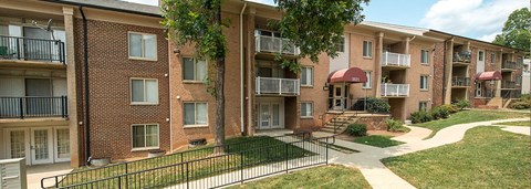 Oxford Manor Apartments