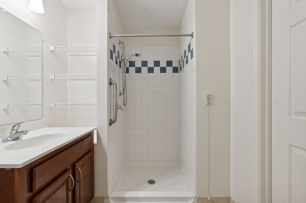 Park View at Laurel 2 Bathroom