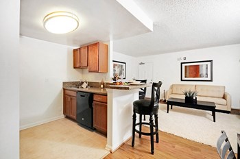 Arbor View Kitchen and Dining Arbor View - Photo Gallery 6