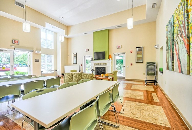 West Wood Oaks Apartments