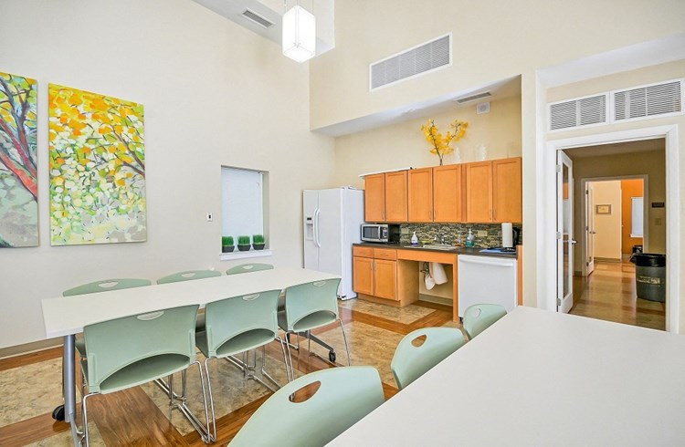 West Wood Oaks Apartments is a similar property to Ellipse at Fairfax Corner located in Fairfax