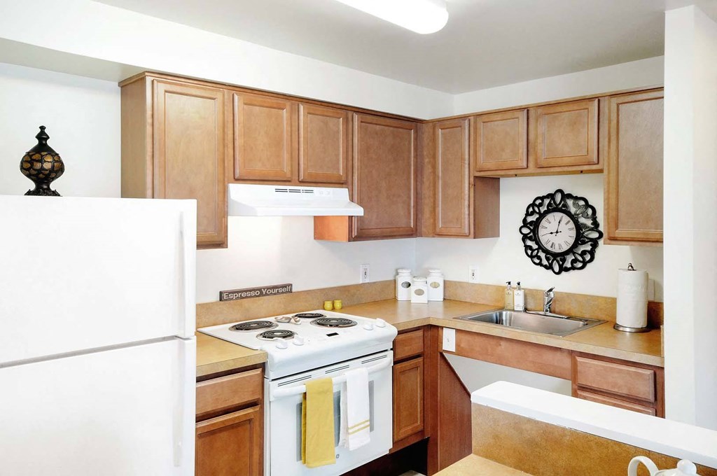 Edgewood Commons 635 Kitchen