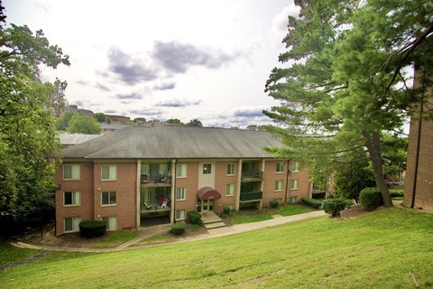 the building where the hotel is located