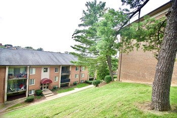 2607 Bowen Rd SE 1-2 Beds Apartment, Affordable, Family Communities for Rent - Photo Gallery 4