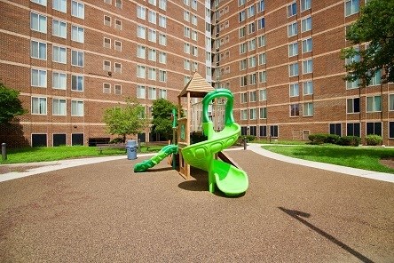 1330 7th Street Apartments Playground