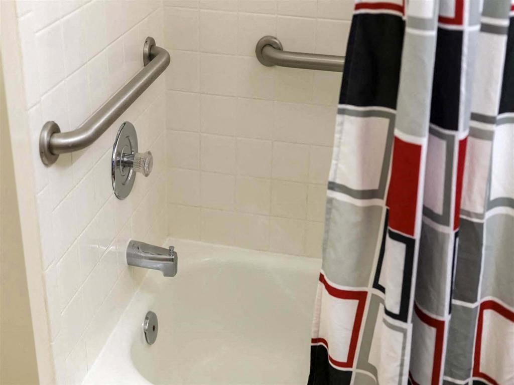 Park View at Catonsville Bathroom