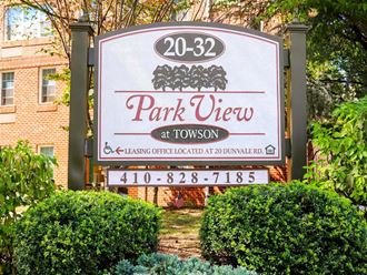 a park view sign in front of a building