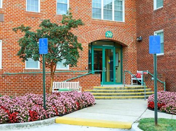 20 Dunvale Road Studio-2 Beds Apartment, Affordable, Senior Communities for Rent - Photo Gallery 3