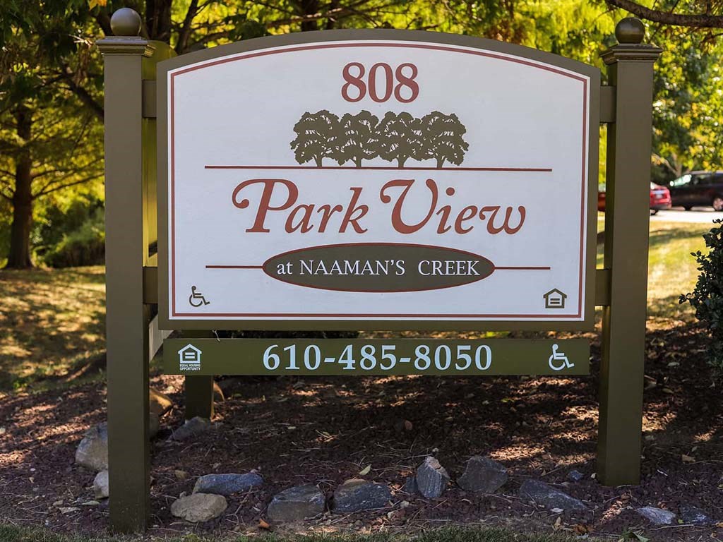 a sign for park view