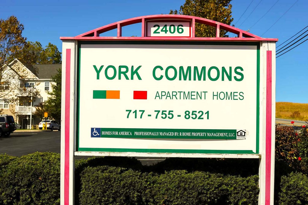 a sign commons apartment homes