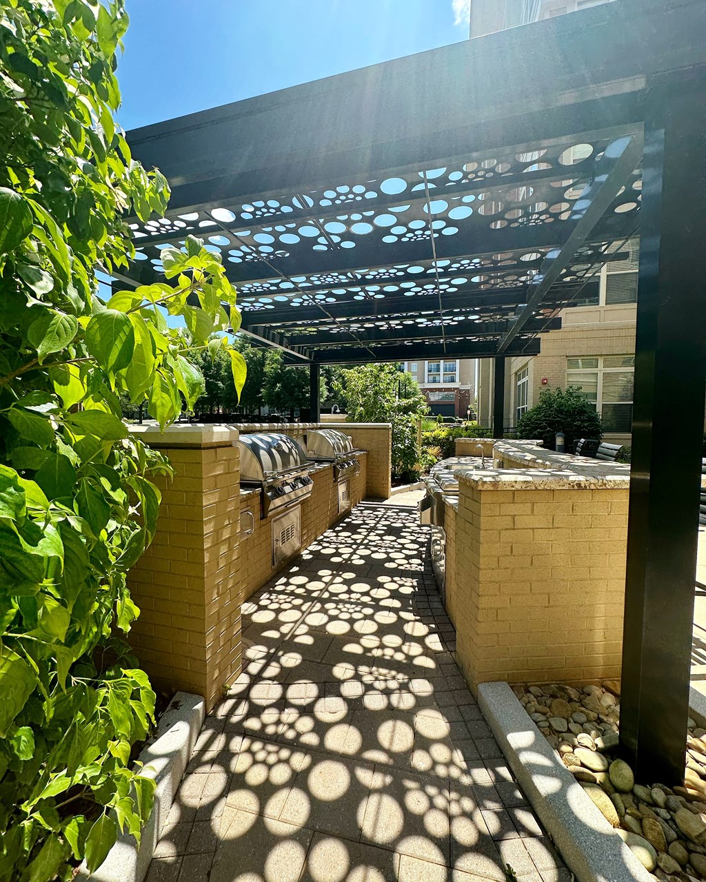 LaVie South Park Pergola with grilling area