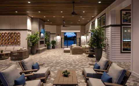Bainbridge Sunlake - Outdoor Living Area