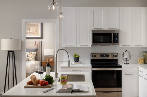 Bainbridge Sunlake - Two Bedroom Model - Kitchen