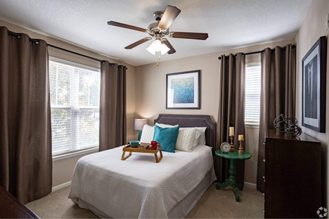 Bedroom at Grand Oak at Town Park, Tennessee