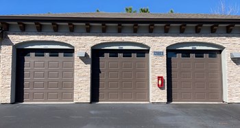Detached Private Garages Available - Photo Gallery 30