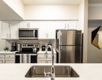 Modern Kitchen Modern Kitchen at Promenade at Carillon, St. Petersburg - Photo Gallery 2