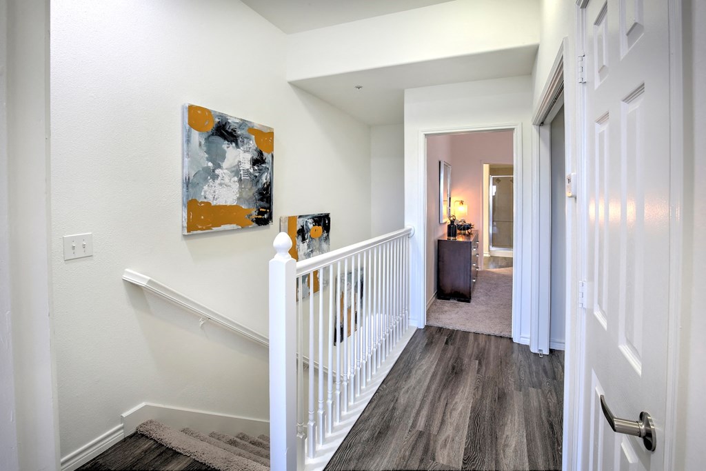 upstairs Landing at Landing at Round Rock, Round Rock