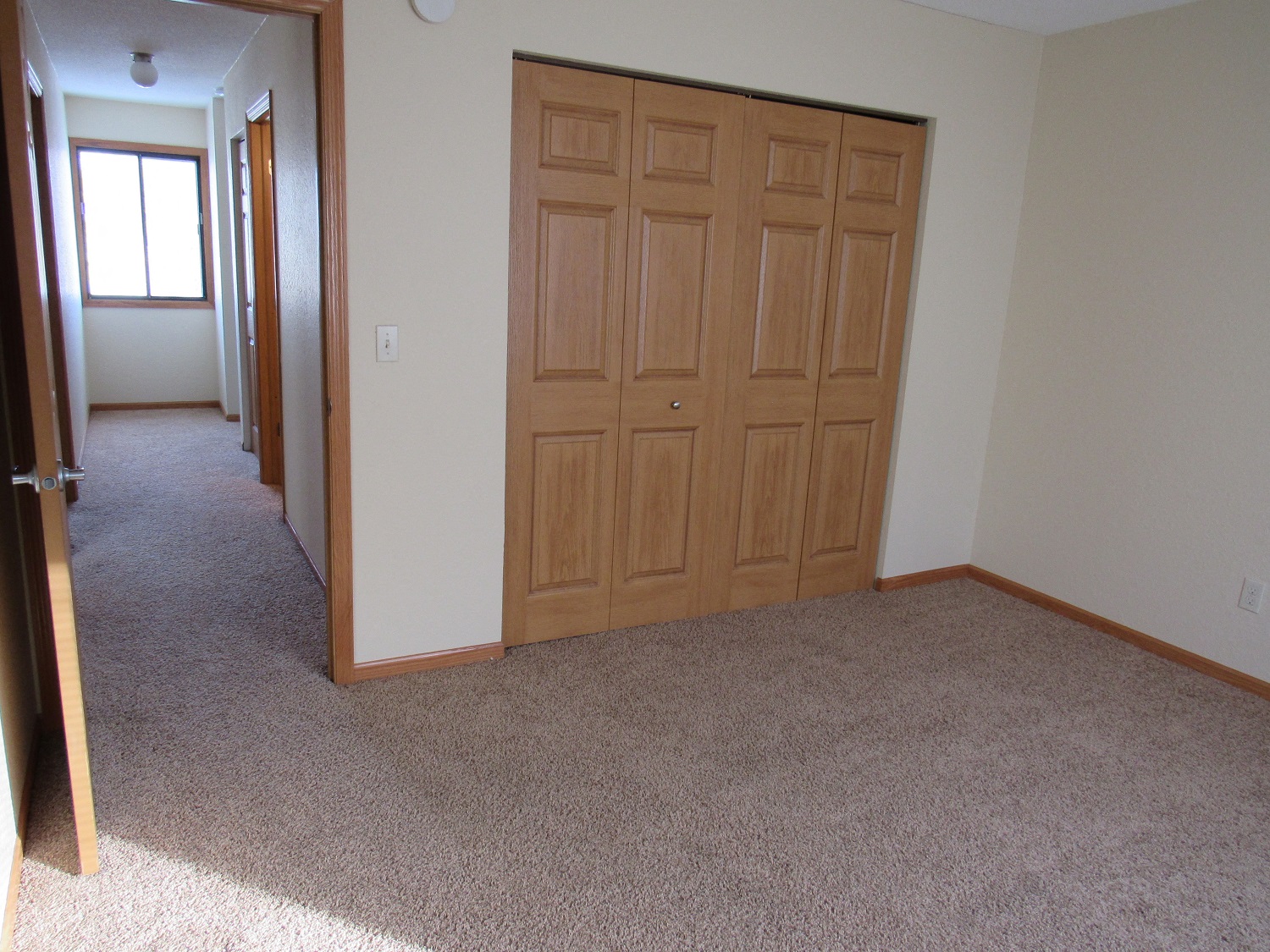 Victoria Townhomes Closet