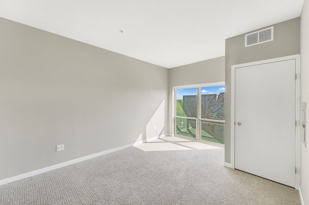 Beige Carpet In Bedroom at Shakopee Flats, Shakopee, MN, 55379