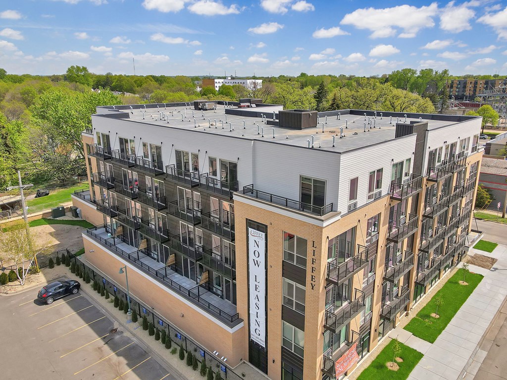 Liffey on Snelling | High End Apartments in St. Paul, MN