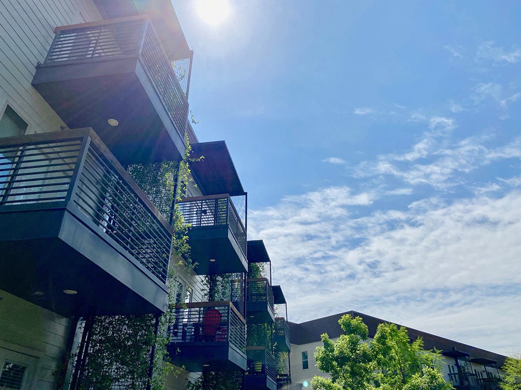 Thornton Flats - Exterior