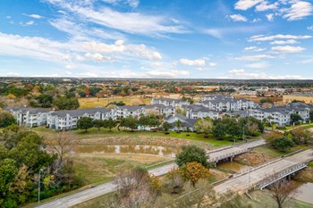 2900 Pearland Parkway 1-3 Beds Apartment for Rent - Photo Gallery 4