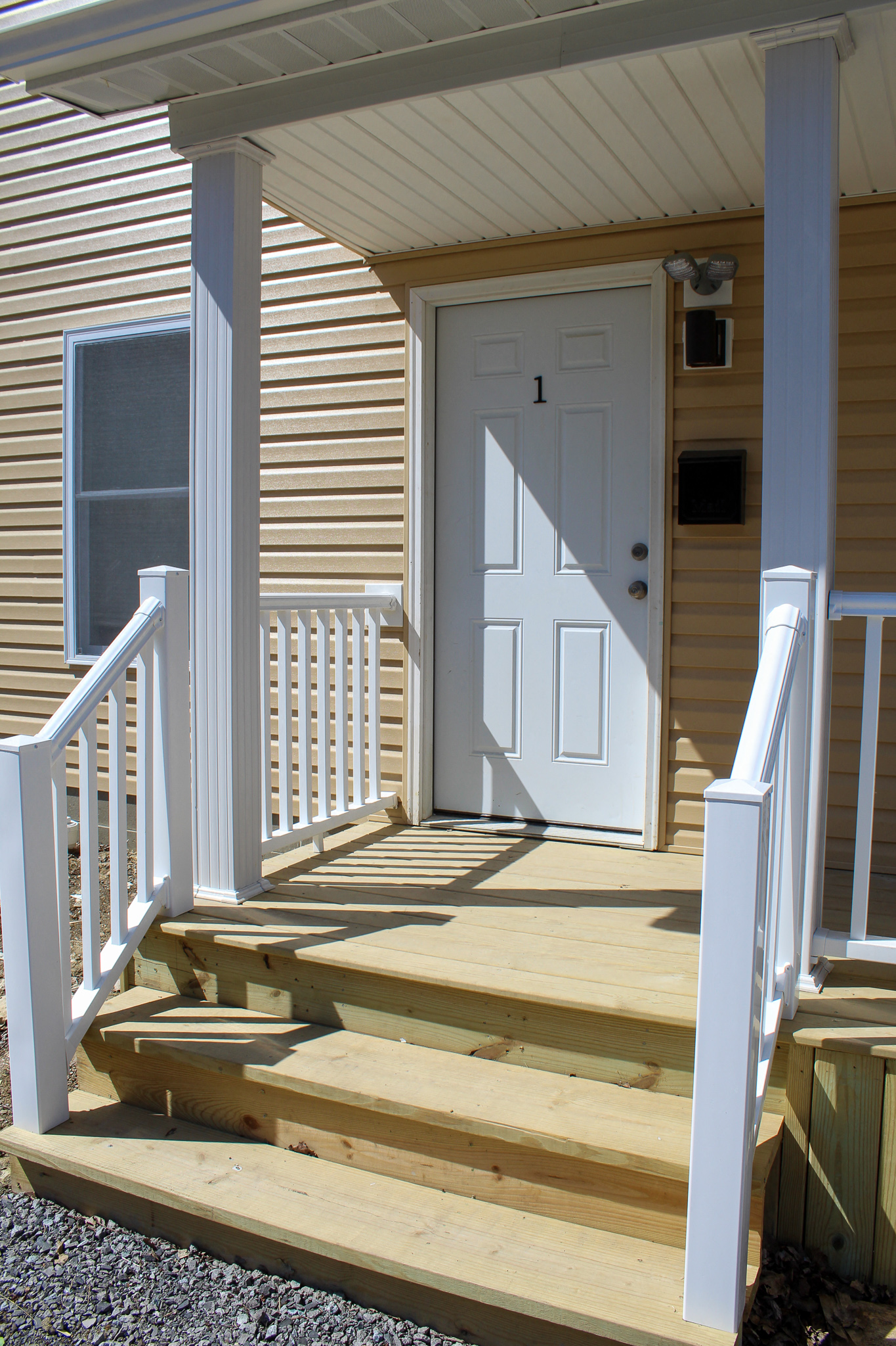 Midtown Triplex 1214 German