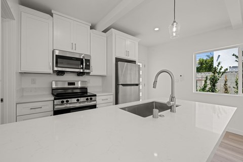 1534-36 S. Rexford Drive 1 Apartment for Rent