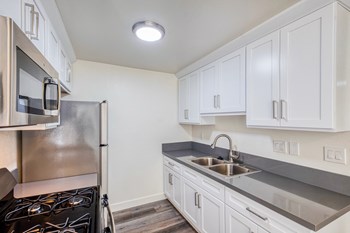 view of Kitchen and refridgerator - Photo Gallery 4