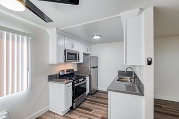 Open plan kitchen - Photo Gallery 3