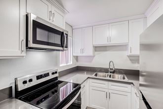 414-444 S. Ardmore Ave. Studio-2 Beds Apartment for Rent - Photo Gallery 1