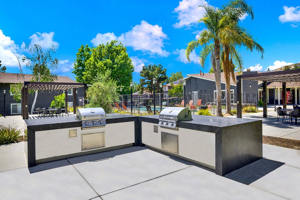 Outdoor at Monterra Ridge Apartments, California,91351