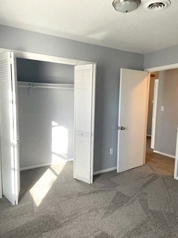 9 Summertree Lane 1-2 Beds Apartment for Rent - Photo Gallery 5
