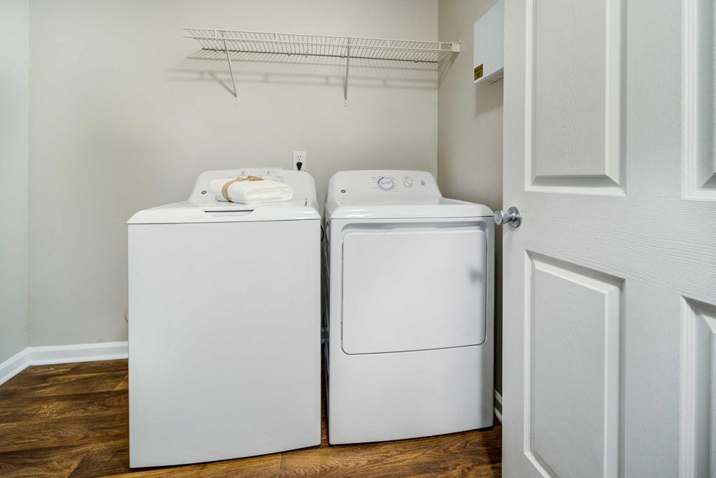 Laundry room with Washer/Dryer and Shelving
