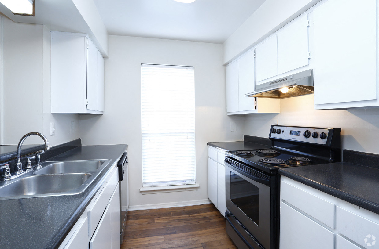Fully equipped kitchen  at Huntington Apartments, Morrisville, 27560