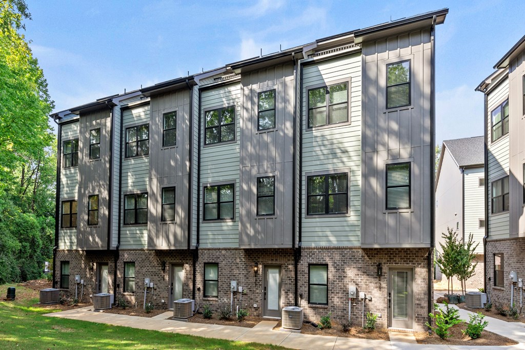 property building at The Collection Charlotte in Charlotte, NC, 28205