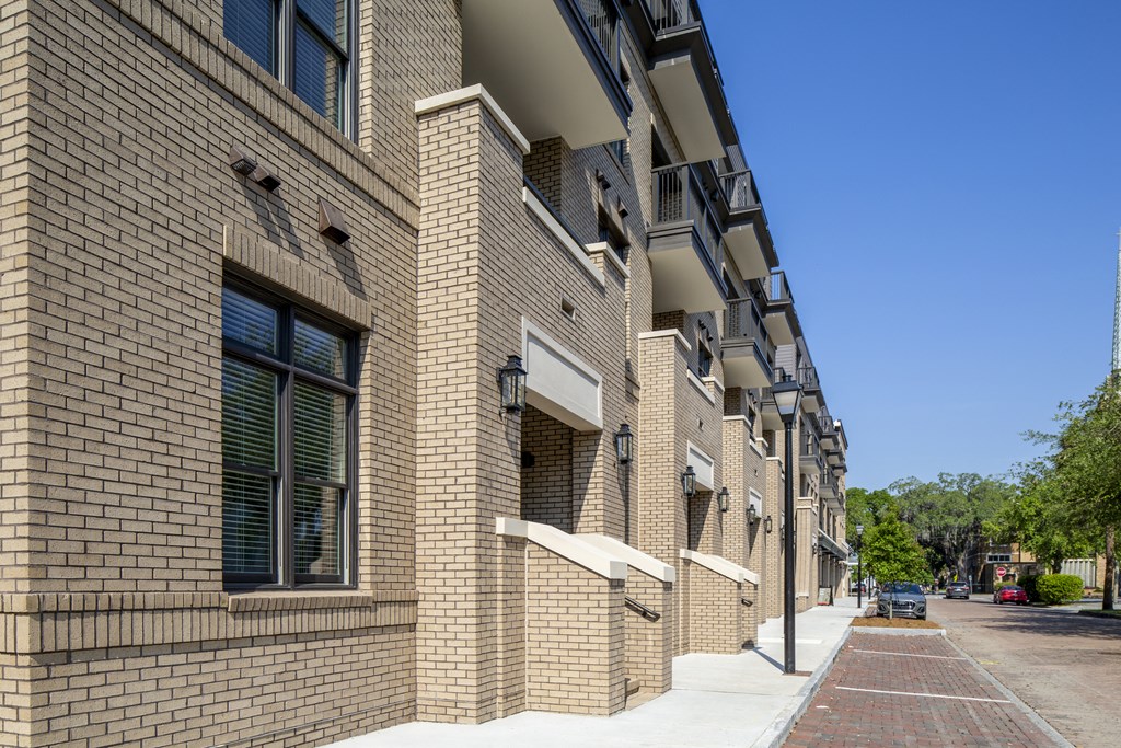 Exterior Landscape at The Matadora, Savannah, GA 21995