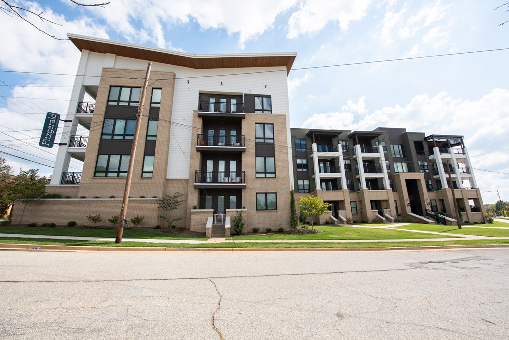 Exterior View at The Fitzgerald, Spartanburg, SC, 29302