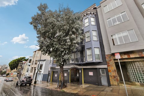 Side exterior view of the apartment building at 1260 Broadway, San Francisco, CA 94109, USA