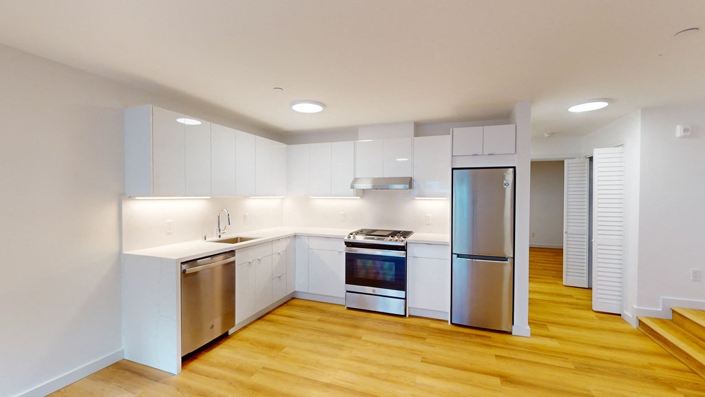 2425 Buchanan