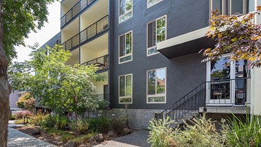 2520 College Avenue 3 Beds Apartment for Rent Photo Gallery 1