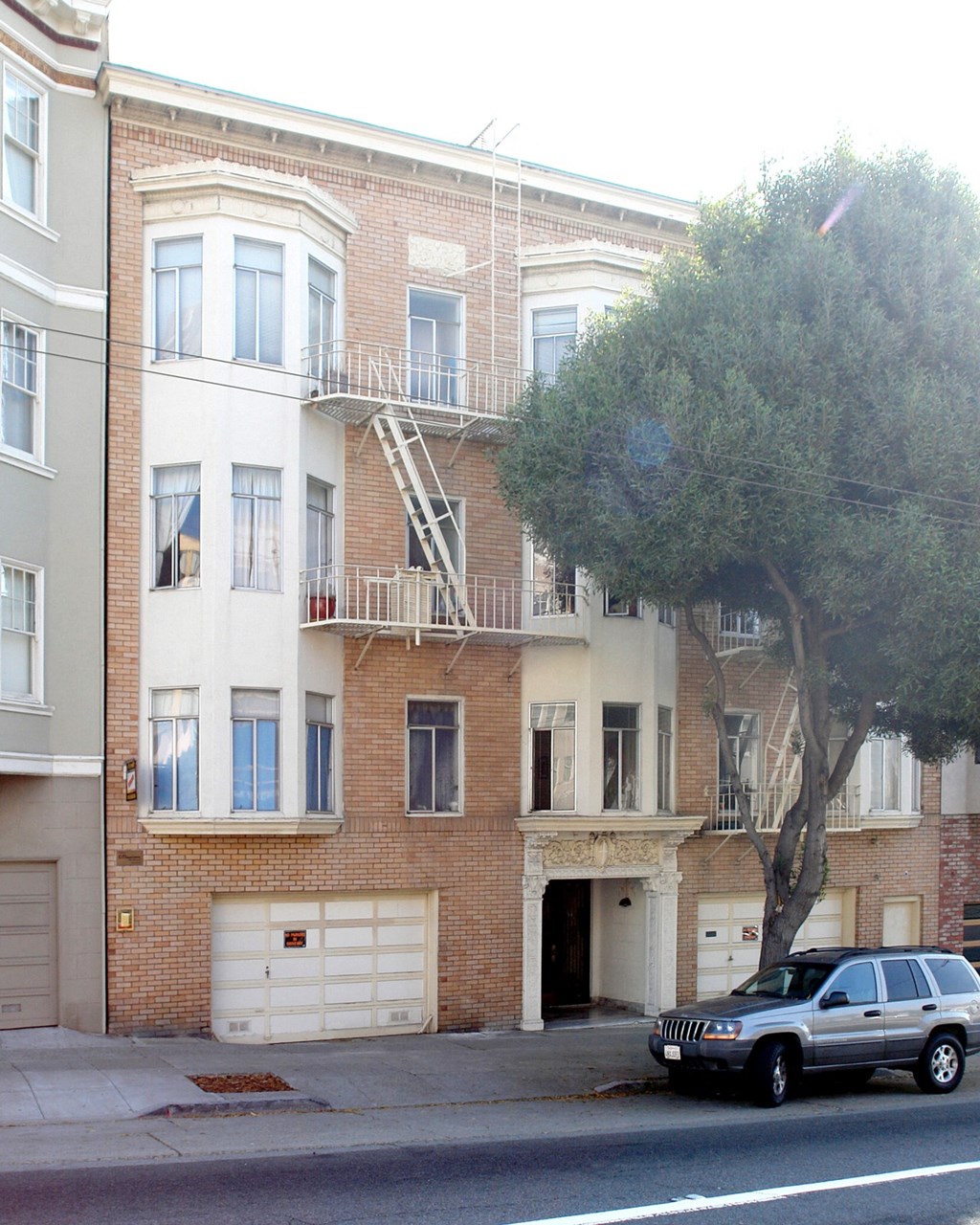 Front exterior view of the apartment building at 2656 Van Ness Ave, San Francisco, CA 94109, USA