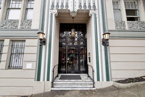 Main entrance door of the apartment building at 845 California St, San Francisco, CA 94108, United States