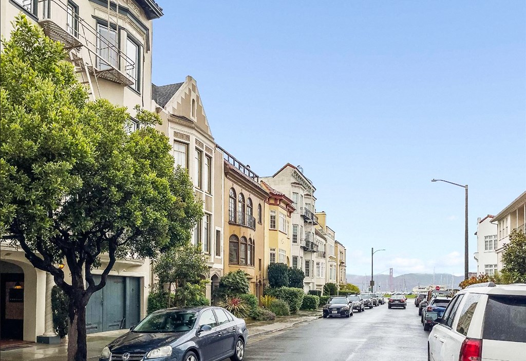 Side exterior view of the apartment building at 55 Casa Way, San Francisco, CA 94123, USA