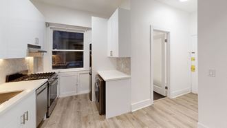 Unit Photo - Photo Gallery 1