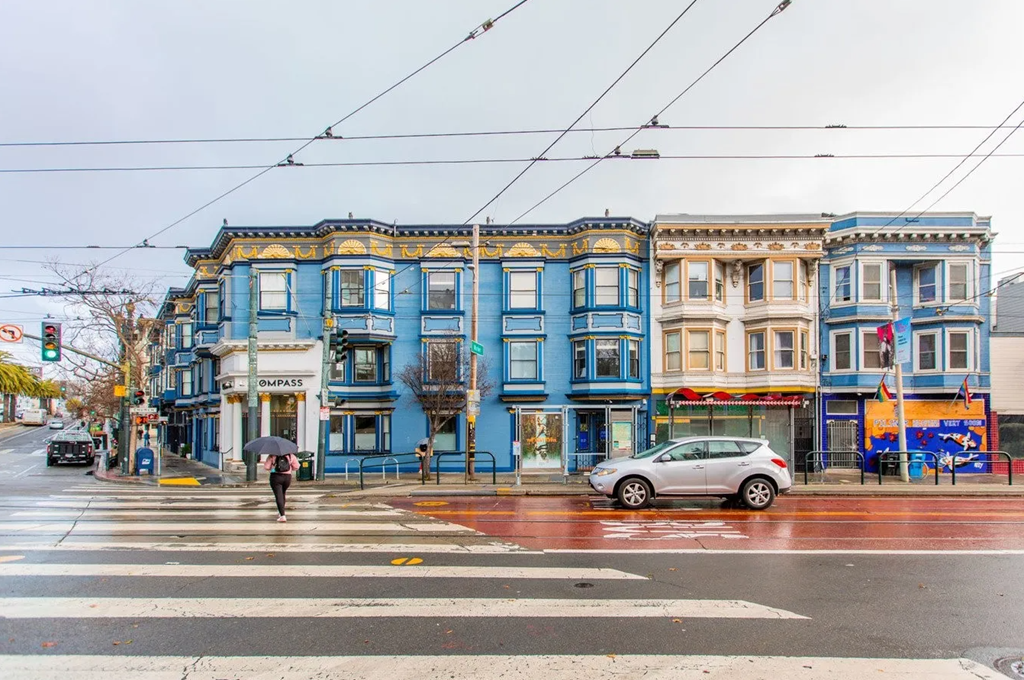 Front view exterior of the apartment building at 2097-2099 Market St, San Francisco, CA 94114, United States